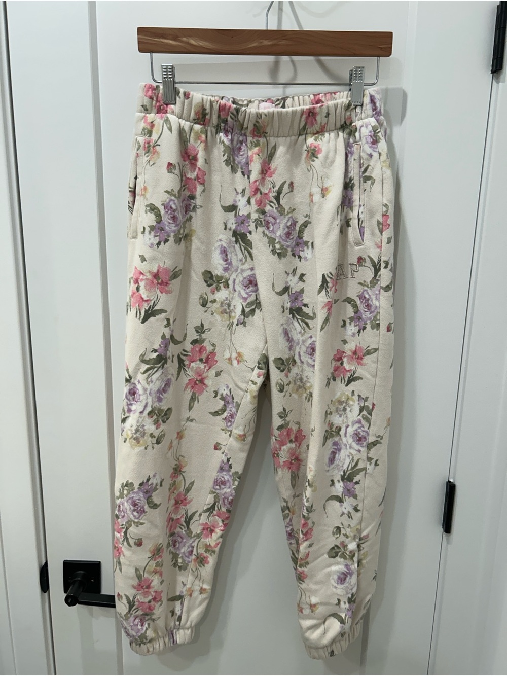 Women’s Gap Loveshack Fancy Floral Jogger Pants - Soft Elastic Waist